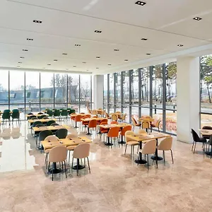 4* 酒店 Ibis Styles Ambassador Airport T2